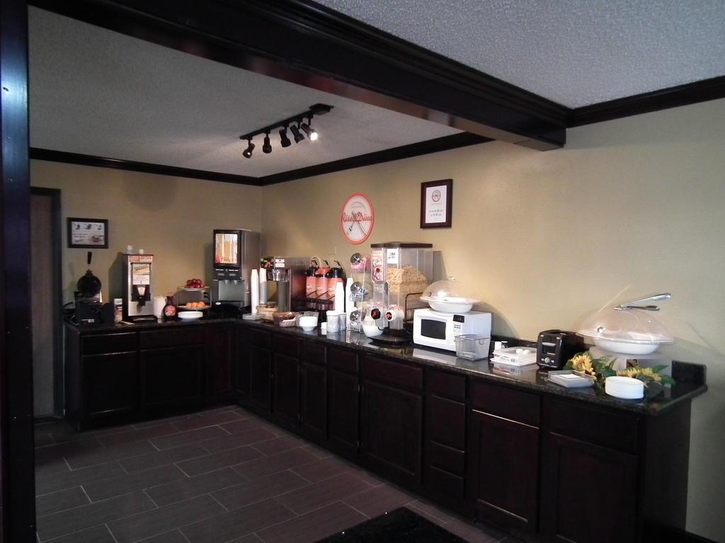 Howard Johnson By Wyndham Near Schlitterbahn New Braunfels Bagian luar foto