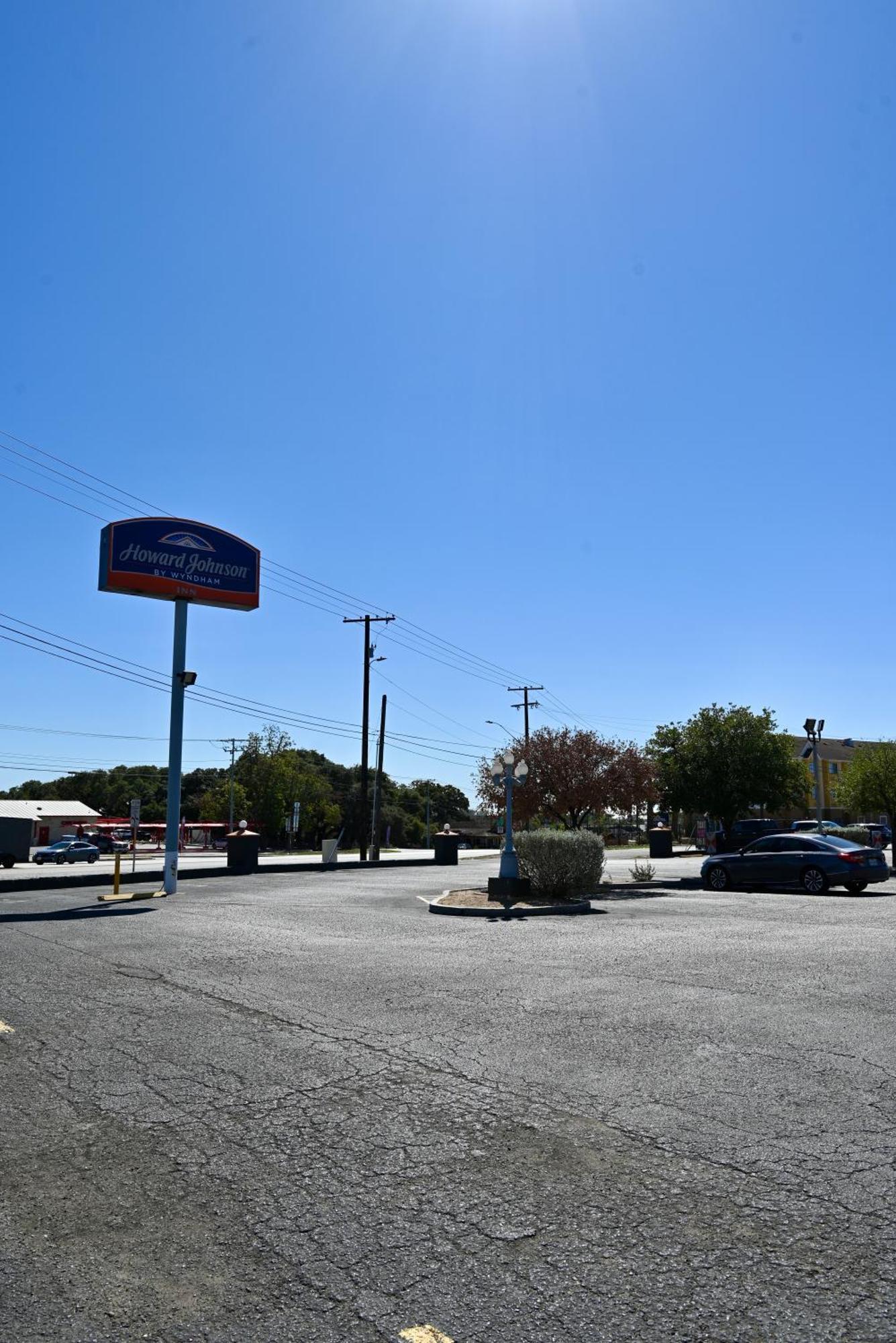 Howard Johnson By Wyndham Near Schlitterbahn New Braunfels Bagian luar foto